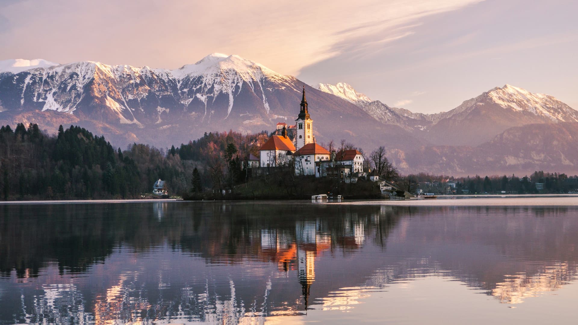 De ciudades a paisajes alpinos